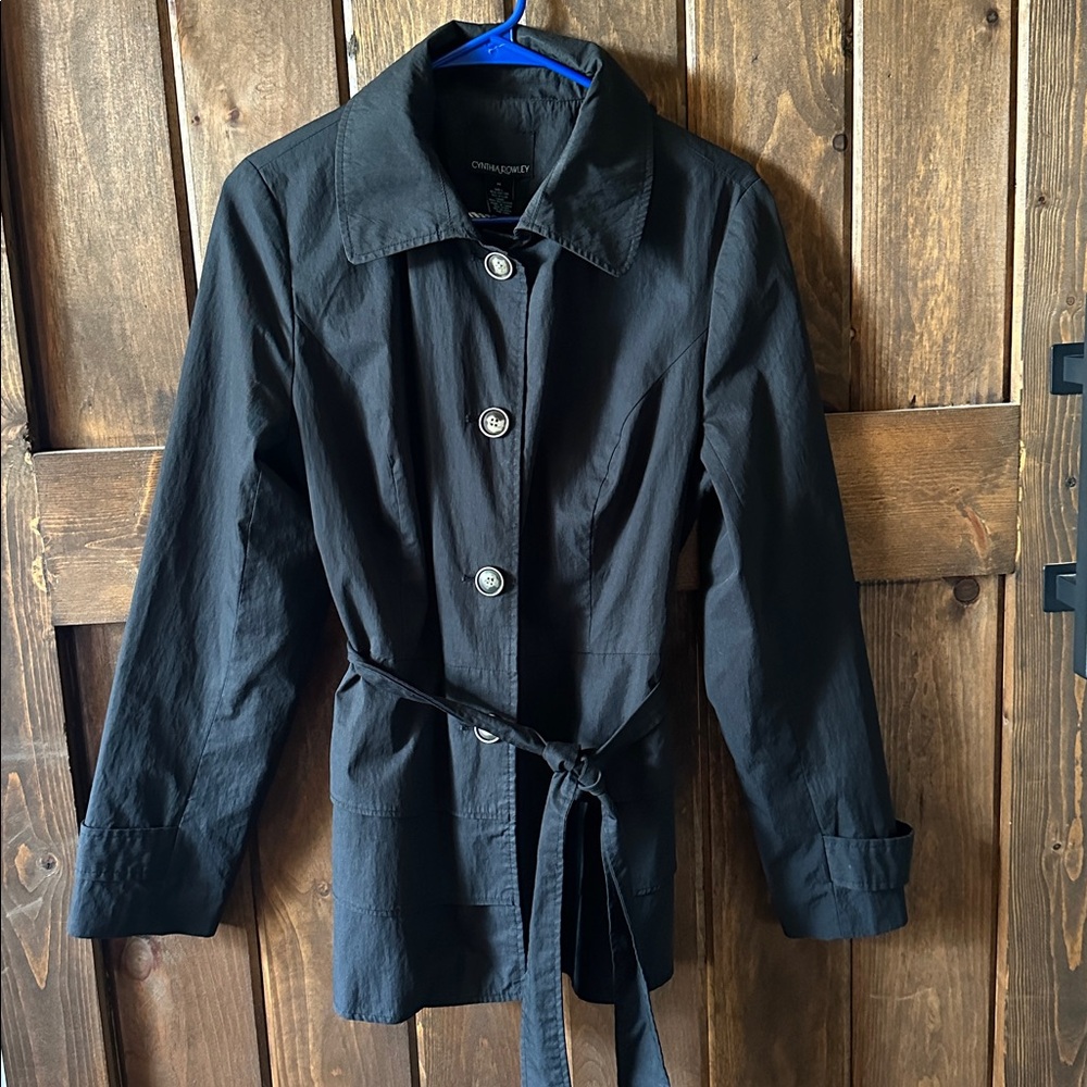 Cynthia Rowley like new black ruffle trench coat/rain jacket w/ belt. Size M
